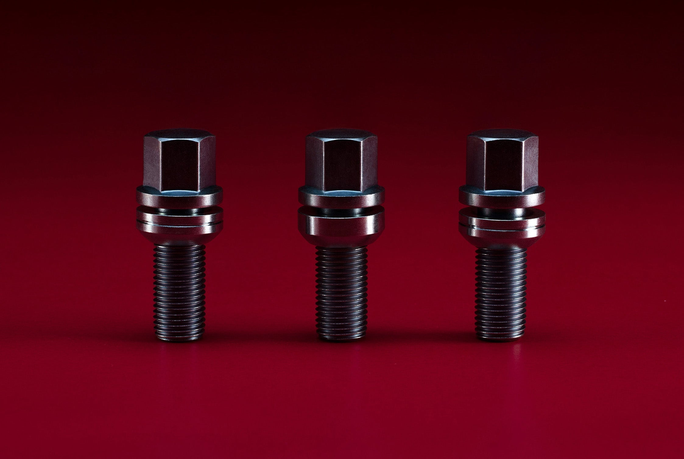 LUG BOLTS